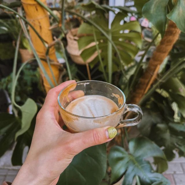 Weekend coffee vibes ☀️

#coffeeandstories #coffeeandstoriesofficial #kawatozycie #coffeelovers #polishbrand #szyjemywpolsce #polskiekoszulki #coffeevibes